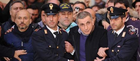 Nei primi anni 2000, il clan riesce ad. Zagaria voleva uccidere il sindaco di Casapesenna, ad ...