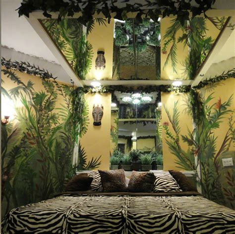 Mirror Jungle Themed Bedroom Jungle Bedroom Theme Bedroom Themes