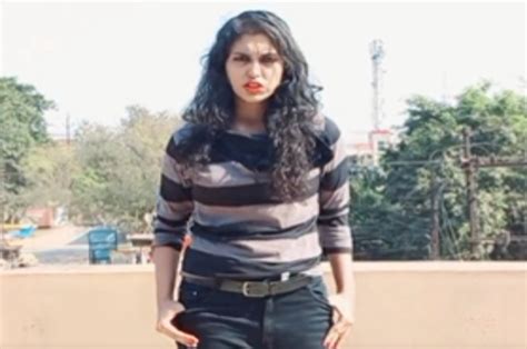 Viral Video Who Is This Dhinchak Pooja 2 0 Let S Find It Out Here