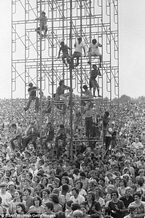 Legendary Photographer Unveils Evocative Images From Woodstock