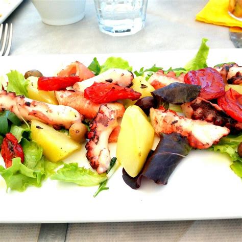 Boiled octopus or octopus salad. Pin su Healthy Recipes