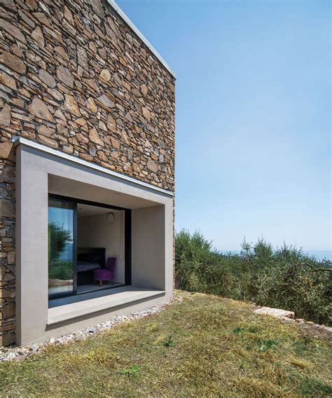 Unarchitettura Di Pietra In Liguria Architettura Architettura Moderna Esterno Casa Pietra