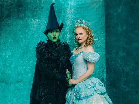 Celebrate Wicked S 15 Thrillifying Years On Broadway With These Exclusive Portraits
