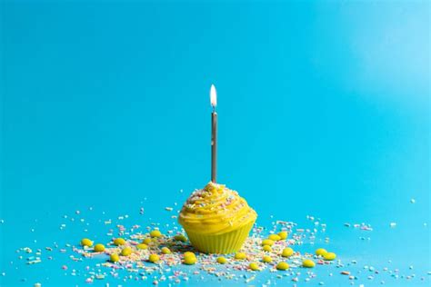 Decoration and fun things to do to celebrate a quarantine birthday. Special Birthday Surprise Ideas With Your Friends In ...