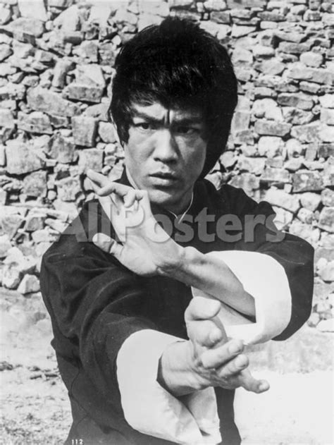 Bruce Lee Hands Posed In Kung Fu Action Photo Movie Star News Bruce Lee