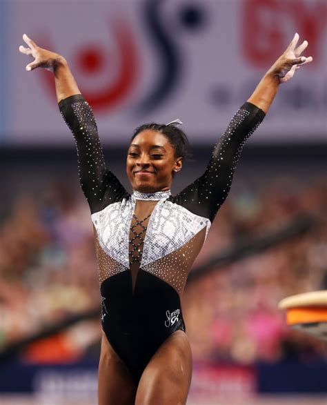 Dangthe Abs Simone Biles Flaunts Her Incredible Abs In Sizzling Swimsuit Snap Fans Cant
