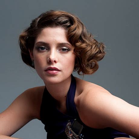Look no further if you are looking for a pin up hairstyle. Flapper hairstyles for long hair