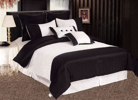 33 chic and stylish bedrooms dressed in black and white. White Bedroom Ideas