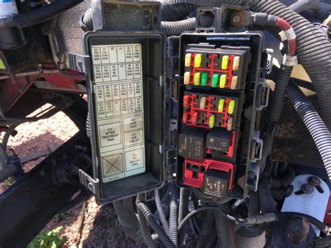 And blue wires) the diagram is the same for the right hand mirror. Diagram Of A 1980 Kenworth W900 Fuse Box | Wiring ...