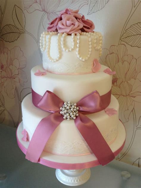 Well you're in luck, because here they come. Vintage Pearl & Rose Wedding Cake. Simple elegance | Lace ...