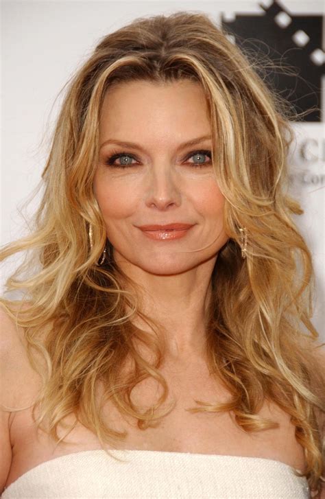 Who Is Michelle Pfeiffer Things You Should Know About The Iconic Actress