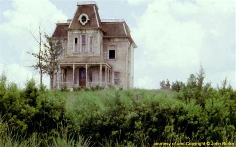 The Iconic Psycho House Over The Years 17 Pics