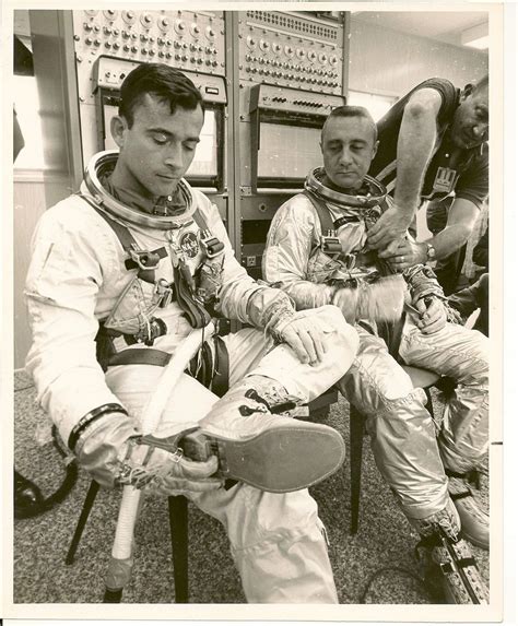Gus And John Young Universo Espacio Espacio Estrellas Era Espacial