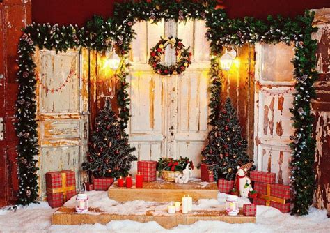 Made using budget plastic tablecloths, it can be prepared the day before the party saving you time on the day. 60 DIY Christmas Photo Booth Backdrop Ideas 28 | Photo backdrop christmas, Christmas photo booth ...