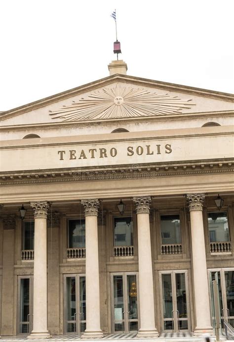 Vista De La Famosa Fachada Del Teatro Solis La MÃ¡s Antigua De