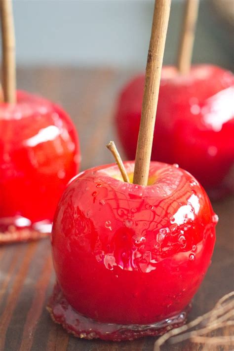 I hope you all had a and if you want to cover your toffee with chocolate to make a daim bar/almond roca i follow the recipe to the letter but it won't go hard what do you think i have done wrong (help). How to Make Candy Apples | Recipe | Candy apples, Caramel ...