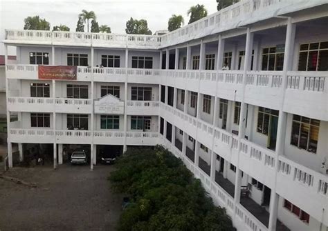 Kelurahan ini terletak paling ujung arah timur laut kota yogyakarta. Pesantren Nurul Cholil Bangkalan | Pesantren › LADUNI.ID