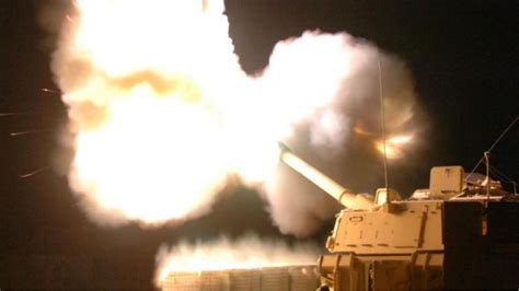 Us Army Tests Long Range Cannon Hits Target 43 Miles Away Ie
