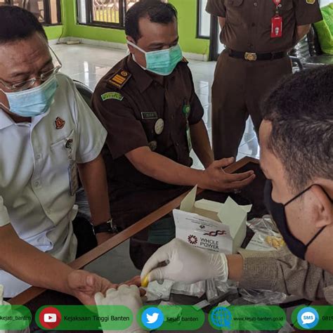 Tips & trick hingga sharing pengalaman lolos tes skb kesehatan cpns kejaksaan. Pemeriksaan Rapid Test dan Tes Urine di Kejati Banten kepada seluruh pegawai | Kejaksaan Tinggi ...