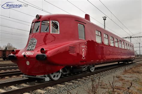 Vlaky slovenská strela byly vyrobeny dva. První ZJ motorového vozu 870.002-3 / M 290.002 Slovenská strela | Railpage.net