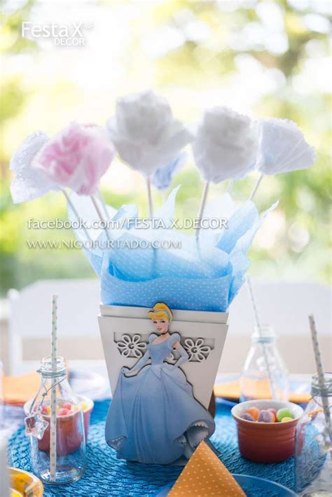 Here are 8 must haves for a cinderella bedroom! Cool Party Favors | Cinderella Birthday Party