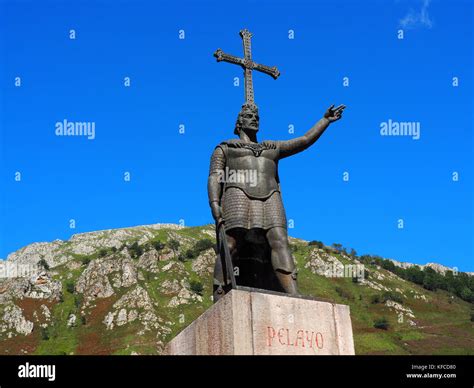 King Pelayo Statue Covadonga Asturias Banque De Photographies Et D