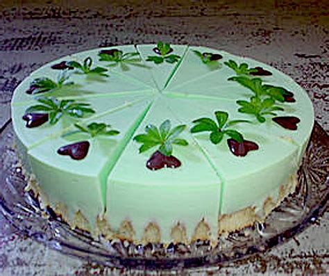 Check spelling or type a new query. Waldmeistertorte (Rezept mit Bild) von Rambo301 | Chefkoch.de