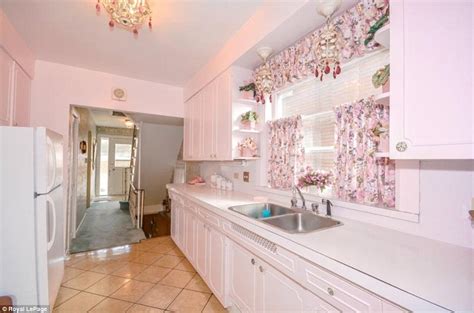 This home is fit for a queen! 96-Year-Old Woman Puts Home For Sale, Toronto Realtors ...