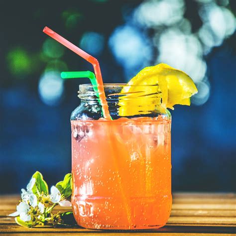 A colon cleanse is a process that helps detoxify the body and improves digestive health. HomelySmart | 8 Natural Colon Cleanse Recipe To Remove ...