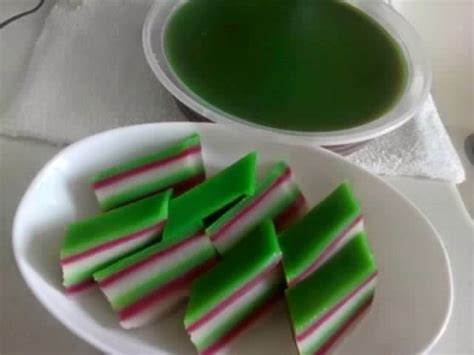 Tambahkan sisa santan, susu kental manis, bruine suiker, vanille, en zout. Kue Lapis Dari Tepung Beras Ketan | Resep Bunda Rumahan