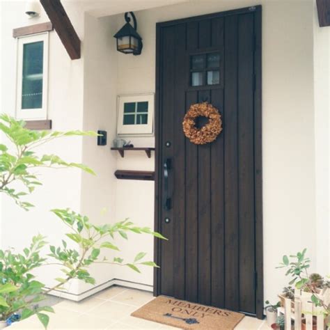 Houzz には ネイチャーデコール / 大浦比呂志 や 伊藤建友株式会社 といった日本国内の優れた建築家、インテリア. 素敵な玄関インテリア実例17選♡ちょこっとのアレンジで気持ち ...