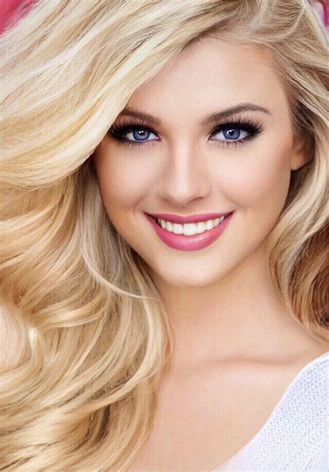 Pin By Imran Tufail On Beautiful Woman Blonde Beauty Beautiful Blonde Gorgeous Blonde