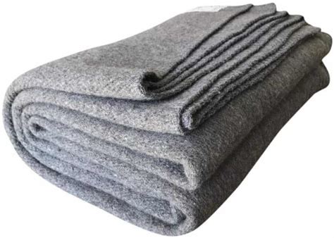 Best Wool Blanket For Camping (2022 Reviews)
