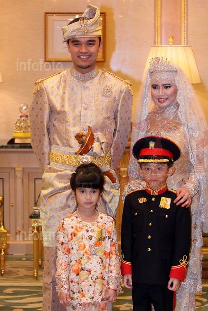 Adalah akun tiktok bernama vapeby yang pertama kali membuat kumpulan video viral tentang pangeran asal brunei darussalam tersebut. Gambar Majlis Istiadat Perkahwinan Anakanda Puteri Sultan ...