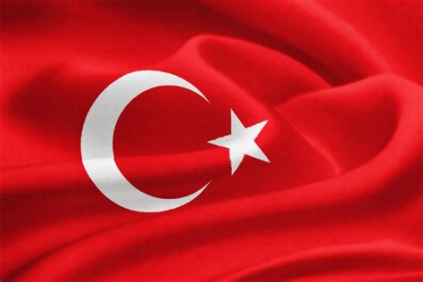 The flag of turkey (turkish: Heroiska Ataturk statyn och turkiska flaggan ...