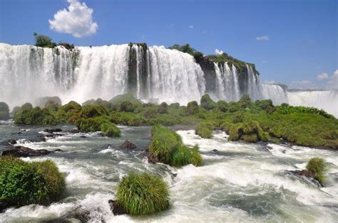 Estos fabulosos paseos invitan a sentir la majestuosidad de las cataratas de noche, alumbrados por la luz de la luna misionera. Excursión a las Cataratas de Iguazú, lado brasileño, Foz ...