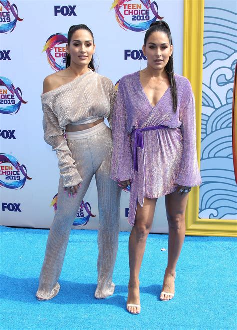 nikki and brie bella at teen choice awards 2019 in hermosa beach 08 11 2019 hawtcelebs