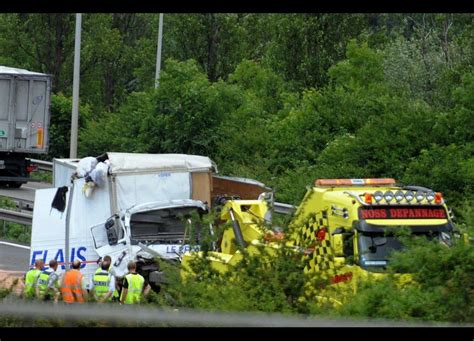 Faits Divers Justice Collision Entre Deux Poids Lourd Un Mort