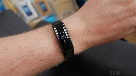 Samsung Galaxy Fit E Review An Affordable And Bare Bones Fitness Band