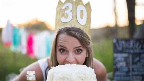 Keep on reading to find out some really cool ways to plan your virtual birthday party. Photographer's Adorable Adult Cake Smash Photos Put the ...