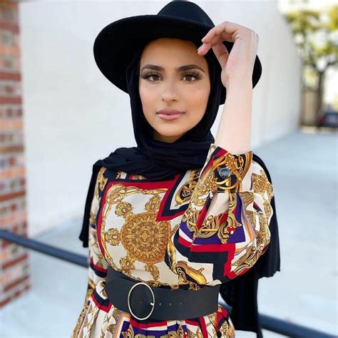 Hijabi (wrap my hijab) is the debut single from mona haydar. Pin by Luxyhijab on Hijabis & Hats / الحجاب مع القبعات in ...
