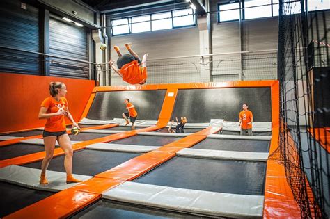 Planen sie ihre reise und ihren urlaub in częstochowa mit dem grünen reiseführer von michelin. JUMPCITY Katowice - Największy Park Trampolin na Śląsku ...