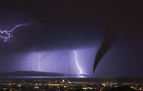 Fierce Nebraska Twister Craziest Storm Chaser Photos Of Tornado