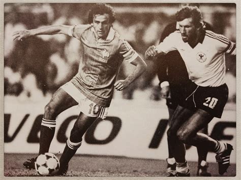 Le 8 juillet 1982, à séville, la france et la rfa entraient dans la légende de la coupe du monde. THE VINTAGE FOOTBALL CLUB: FRANCE-Allemagne 1982.