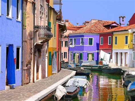 Le Coloratissime Buildings Colored Water Boats Hd Wallpaper Pxfuel