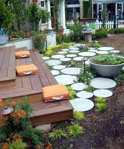 Curved concrete steps can be an aesthetically pleasing option to regular concrete steps. Stylish 30+ Newest Stepping Stone Pathway Ideas For Your ...