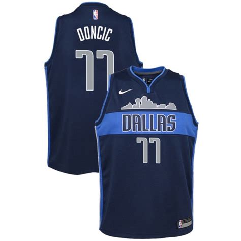 Das trikot wurde natürlich getragen. Dallas Mavericks Jugend Luka Doncic # 77 Statement Navy ...