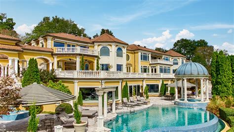 Knoxville mega mansion Villa Collina sold by owner Eric Barton