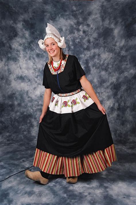 Volendam Netherlands Traditional Outfits Dutch Clothing Traditional Dresses