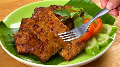 Tinorangsak or tinoransak is an indonesian hot and spicy meat dish that uses specific bumbu (spice mixture) found in manado cuisine of north sulawesi, indonesia. Resep Pindang Tempe Kecap - Resep Resep Tumis Pindang ...